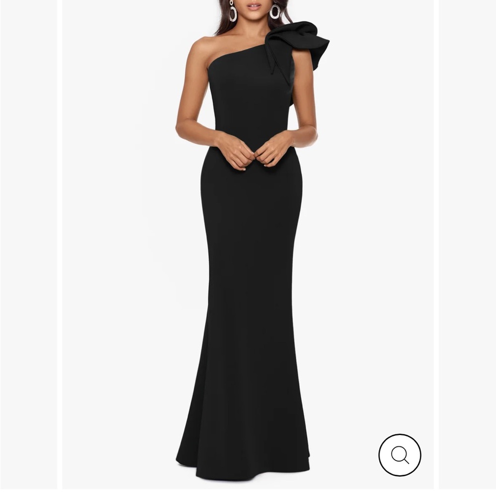 Betsy & Adam Scuba Crepe One Shoulder Dress

Fully Lined w/ Hidden Back Zipper